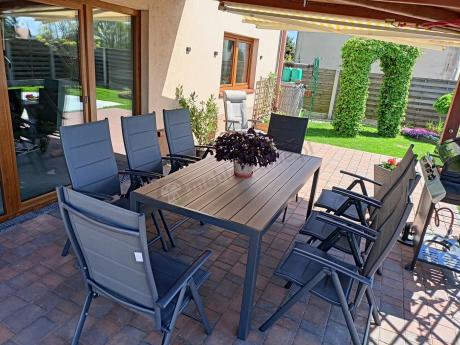 Meble ogrodowe obiadowe ze stołem 180cm i składanymi krzesłami - Kanbery Wood Antracite 8+1