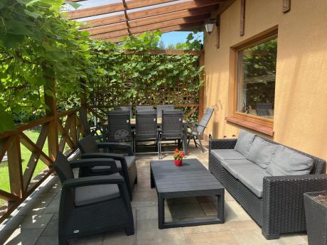 Meble ogrodowe obiadowe ze stołem 180cm i składanymi krzesłami - Kanbery Wood Antracite 8+1