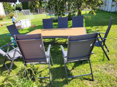 Meble ogrodowe obiadowe ze stołem 180cm i składanymi krzesłami (7 pozycji) - Kanbery Wood Antracite 8+1