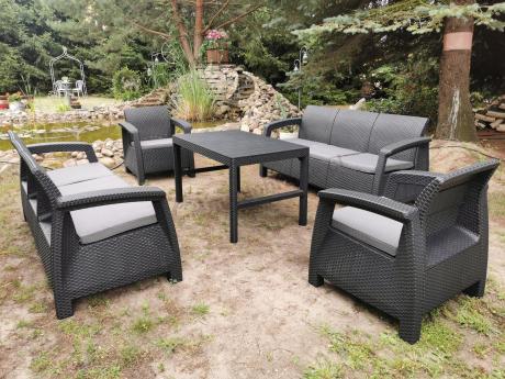 Meble ogrodowe z podnoszonym stołem