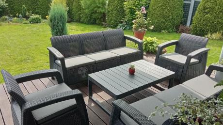 Meble ogrodowe z podnoszonym stołem