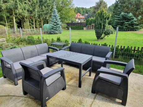 Meble ogrodowe z podnoszonym stołem