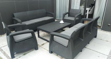 Meble ogrodowe z podnoszonym stołem