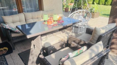 Meble ogrodowe z sofą 175cm, wysokim stołem, fotelami i pufami Perata Dining Brown