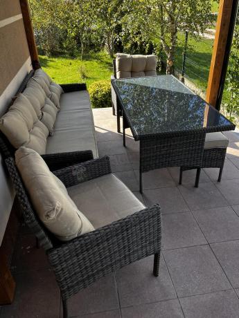 Meble ogrodowe z sofą 175cm, wysokim stołem, fotelami i pufami Perata Dining Brown