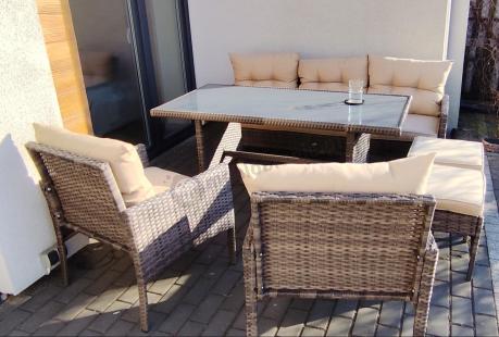 Meble ogrodowe z sofą 175cm, wysokim stołem, fotelami i pufami Perata Dining Brown