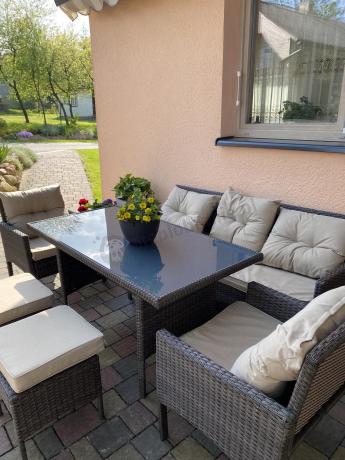 Meble ogrodowe z sofą 175cm, wysokim stołem, fotelami i pufami Perata Dining Brown