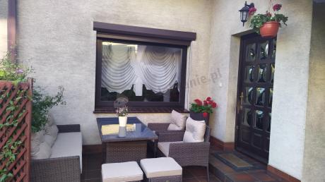 Meble ogrodowe z sofą 175cm, wysokim stołem, fotelami i pufami Perata Dining Brown