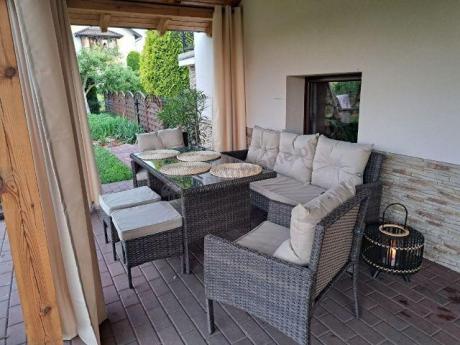 Meble ogrodowe z sofą 175cm, wysokim stołem, fotelami i pufami Perata Dining Brown