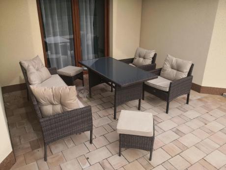 Meble ogrodowe z sofą 175cm, wysokim stołem, fotelami i pufami Perata Dining Brown