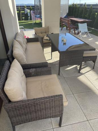 Meble ogrodowe z sofą 175cm, wysokim stołem, fotelami i pufami Perata Dining Brown