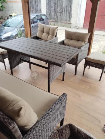 Meble ogrodowe z sofą 175cm, wysokim stołem polywood, fotelami i pufami Perata Dining Brown