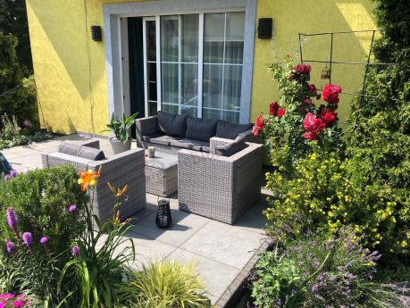 Szary komplet wypoczynkowy do ogrodu