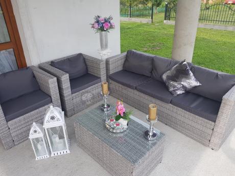 Szary komplet wypoczynkowy do ogrodu