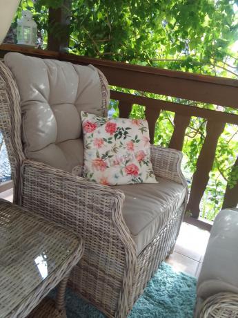 Meble technorattan dwa regulowane fotele + podnóżki + stolik Laritto Duo - Beige