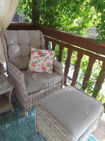 Meble technorattan dwa regulowane fotele + podnóżki + stolik Laritto Duo - Beige