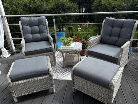 Meble technorattan dwa regulowane fotele + podnóżki + stolik Laritto Duo - Creme