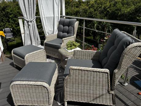 Meble technorattan dwa regulowane fotele + podnóżki + stolik Laritto Duo - Creme