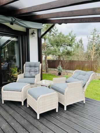 Meble technorattan dwa regulowane fotele + podnóżki + stolik Laritto Duo - Creme