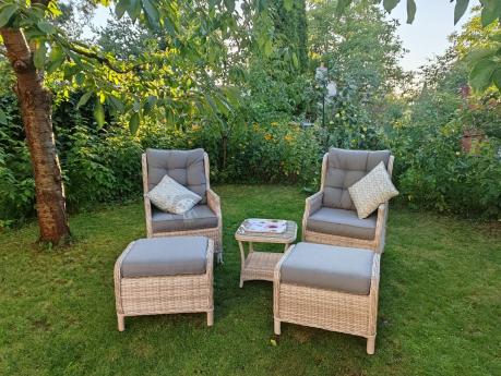 Meble technorattan dwa regulowane fotele + podnóżki + stolik Laritto Duo - Creme