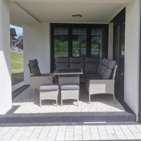 Meble technorattanowe narożne ze stołem 120x70cm, pufami i fotelem Lirata Corner - Light Grey
