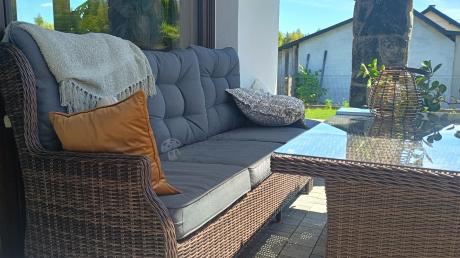 Meble technorattanowe premium na taras Laritto Dining + pufy - Dark Brown