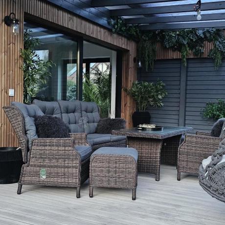 Meble technorattanowe premium na taras Laritto Dining + pufy - Dark Brown