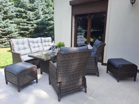 Meble technorattanowe premium na taras Laritto Dining + pufy - Dark Brown