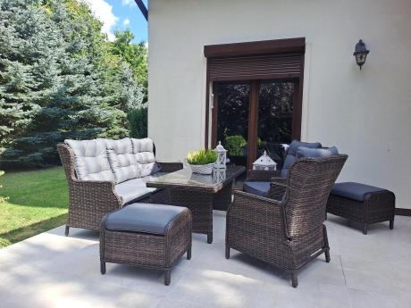 Meble technorattanowe premium na taras Laritto Dining + pufy - Dark Brown