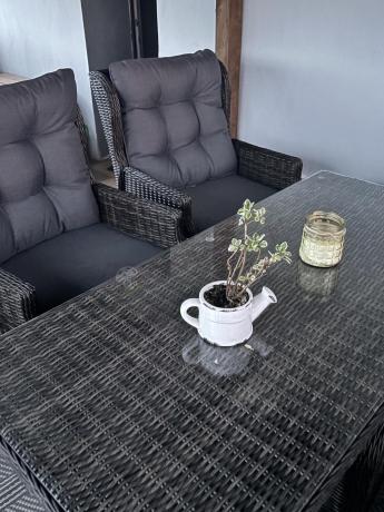 Meble technorattanowe premium na taras Laritto Dining + pufy - Dark Brown