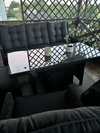 Meble technorattanowe premium na taras Laritto Dining + pufy - Dark Brown