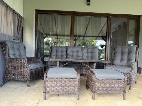 Meble technorattanowe premium na taras Laritto Dining + pufy - Dark Brown