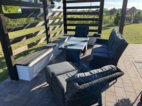 Meble technorattanowe premium na taras Laritto Dining + pufy - Dark Brown