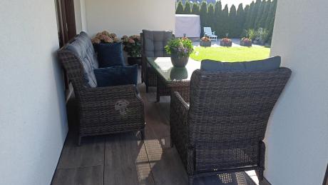 Meble technorattanowe premium na taras Laritto Dining + pufy - Dark Brown