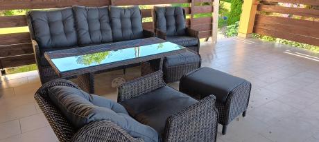 Meble technorattanowe premium na taras Laritto Dining + pufy - Dark Brown