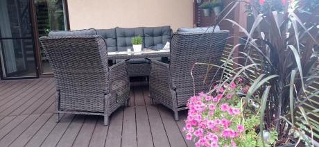 Meble technorattanowe premium na taras Laritto Dining + pufy - Dark Brown