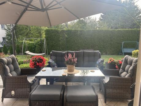 Meble technorattanowe premium na taras Laritto Dining + pufy - Dark Brown