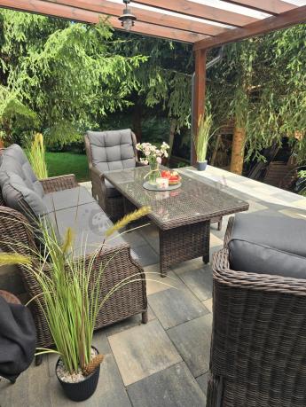 Meble technorattanowe premium na taras Laritto Dining + pufy - Dark Brown