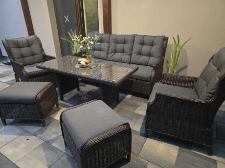 Meble technorattanowe premium na taras Laritto Dining + pufy - Dark Brown