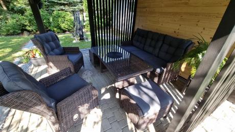 Meble technorattanowe premium na taras Laritto Dining + pufy - Dark Brown