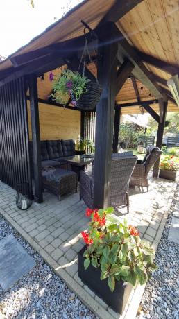 Meble technorattanowe premium na taras Laritto Dining + pufy - Dark Brown