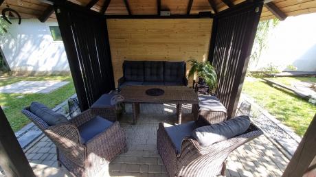 Meble technorattanowe premium na taras Laritto Dining + pufy - Dark Brown