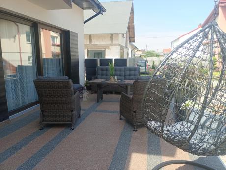 Meble technorattanowe premium na taras Laritto Dining + pufy - Dark Brown