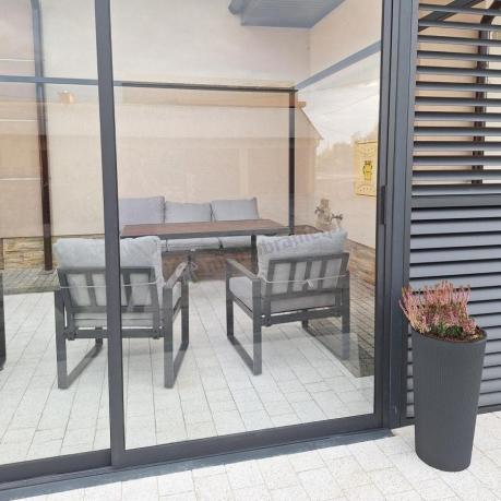 Metalowe meble na taras - zestaw z sofą i fotelami - Panaon Dining 140 Light Grey