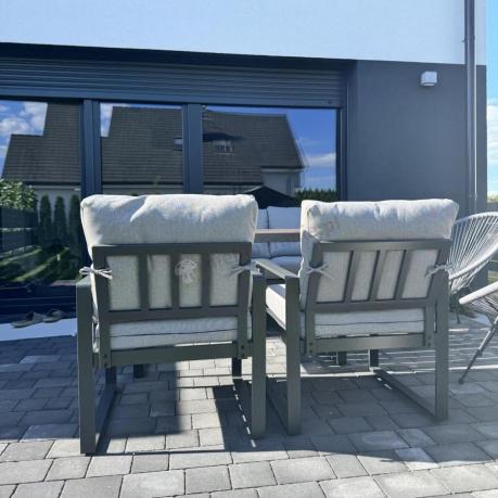 Metalowe meble na taras - zestaw z sofą i fotelami - Panaon Dining 140 Light Grey