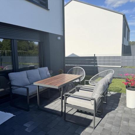 Metalowe meble na taras - zestaw z sofą i fotelami - Panaon Dining 140 Light Grey