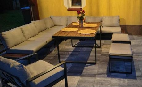Metalowy narożnik na taras z dużym, wysokim stołem 160cm i fotelem - Panaon Corner XXL - Light Grey