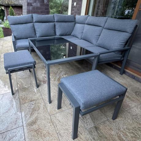 Metalowy narożnik na taras z pufami o stołem 120cm Doros Corner - Dark Grey