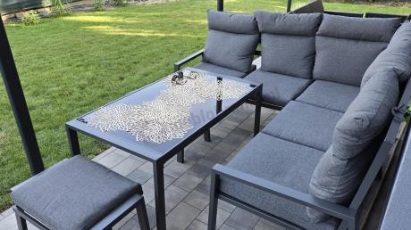 Metalowy narożnik na taras z pufami o stołem 120cm Doros Corner - Dark Grey