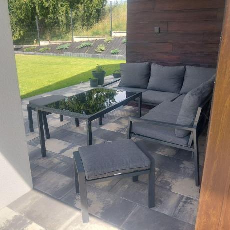 Metalowy narożnik na taras z pufami o stołem 120cm Sodor Corner - Dark Grey